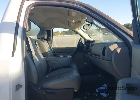 2007 Chevrolet Silverado 1500 Work Truck z USA, uszkodzony, nr VIN 1GCEC14067Z552234